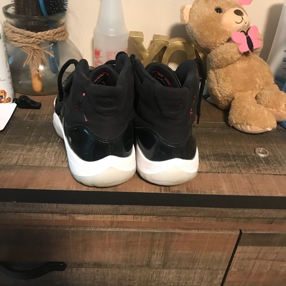 Air Jordan Retro 11 72-10 - Picture 3 of 6